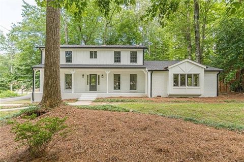 Photo of 418 MOCKINGBIRD Ln, Smyrna, GA 30082 (MLS # 7579934)