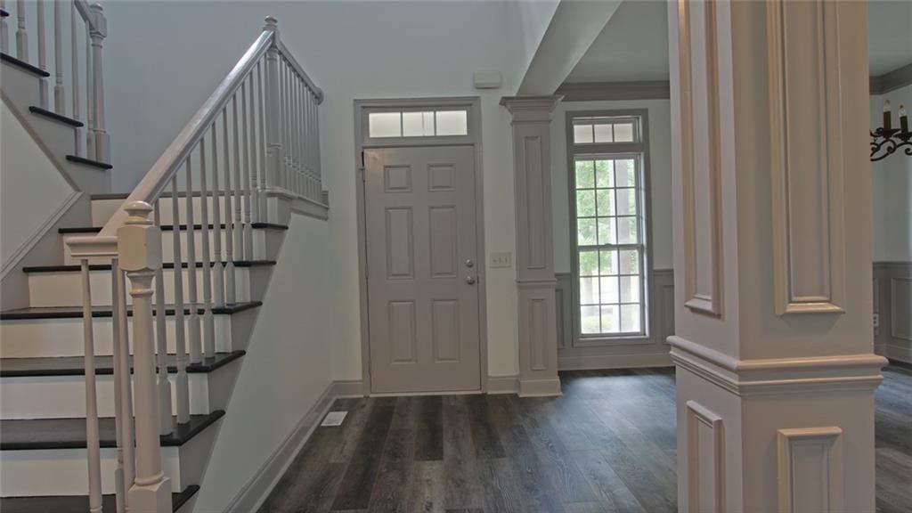 9195 Hannahs Crossing Drive