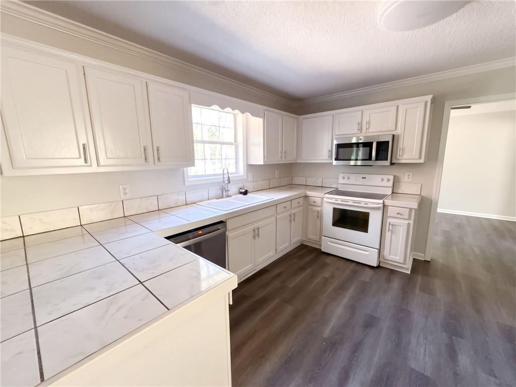 3753 River North Drive