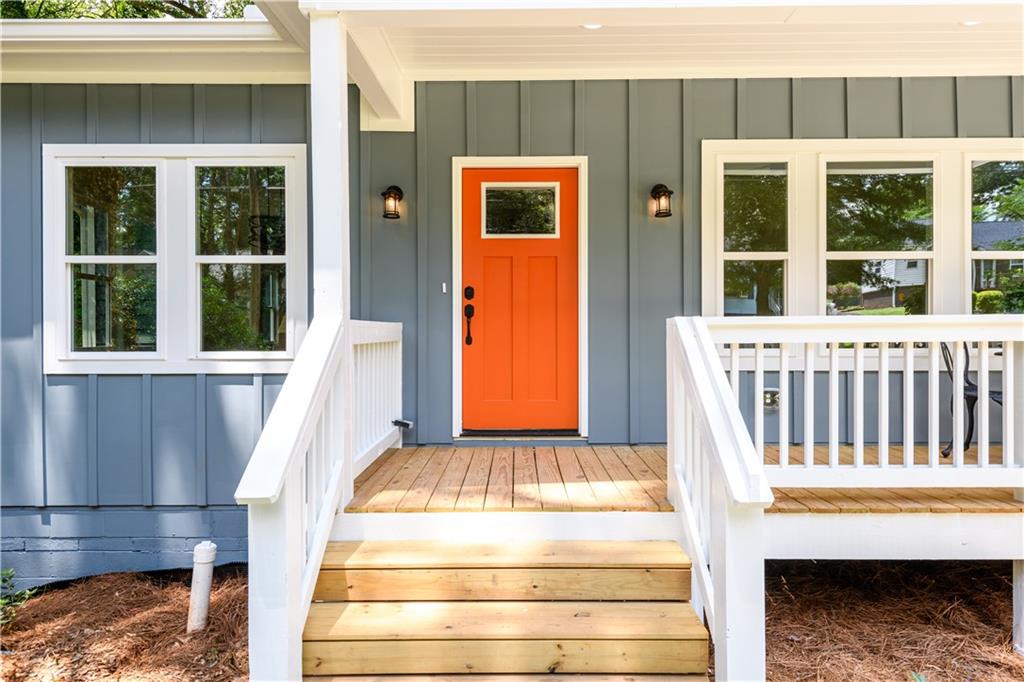 387 Hillside Drive SW