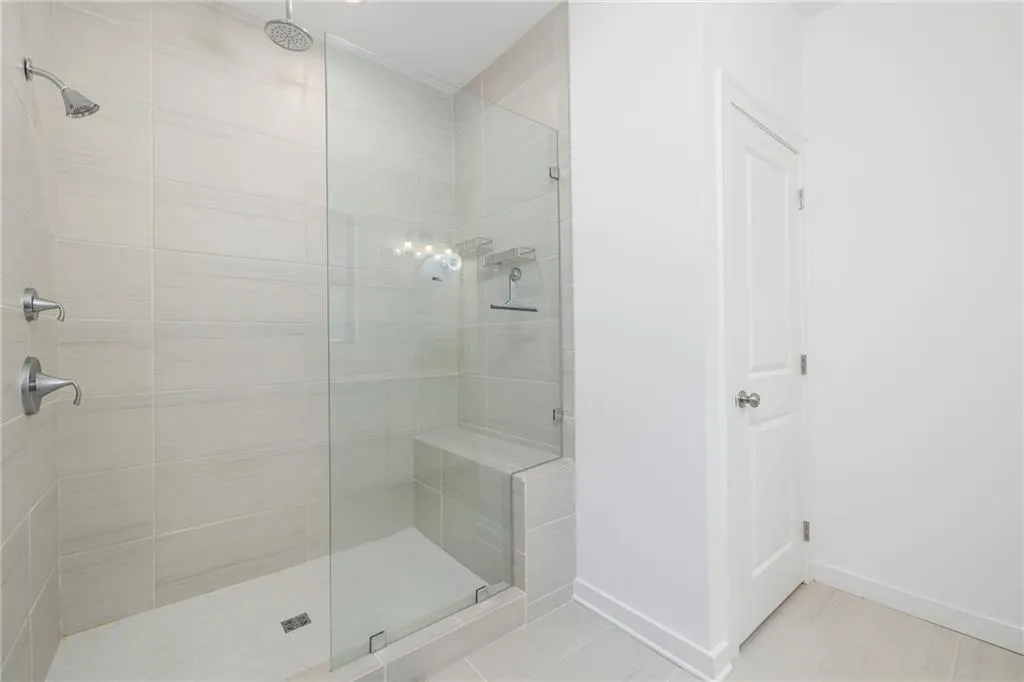 Decatur, Georgia 30033, United States, 4 Bedrooms Bedrooms, ,4 BathroomsBathrooms,Residential,Active,89644