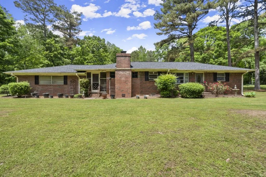 Cumming, Georgia 30040, United States, 3 Bedrooms Bedrooms, ,2 BathroomsBathrooms,Residential,Coming Soon,138930