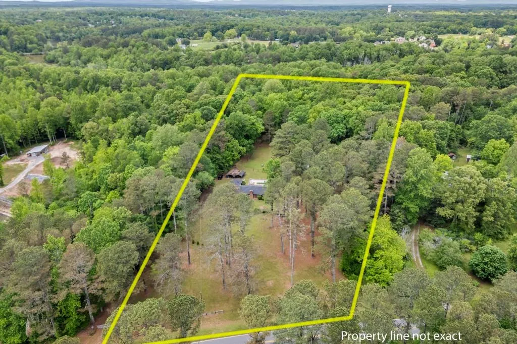 Cumming, Georgia 30040, United States, 3 Bedrooms Bedrooms, ,2 BathroomsBathrooms,Residential,Coming Soon,138930