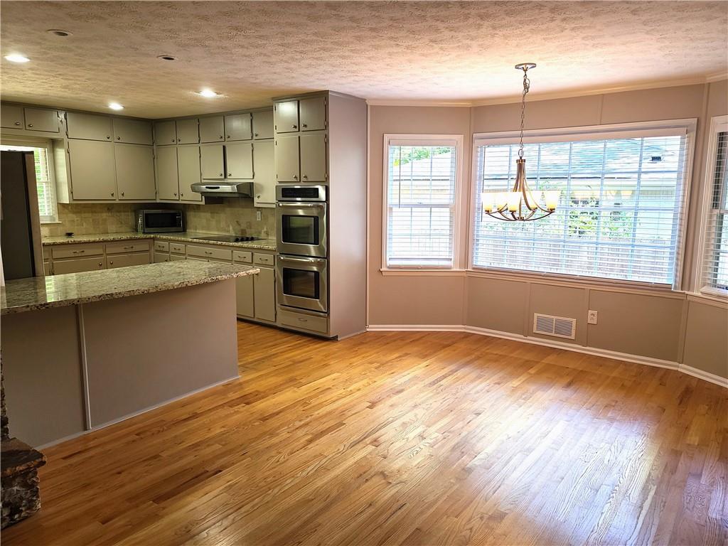 2520 Riverglenn Circle