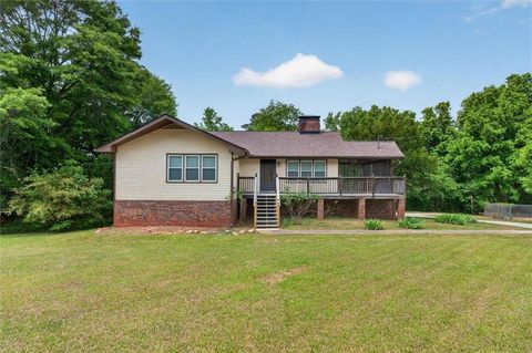 Homes For Sale - 6882 Cowan Mill Rd Rd<br/> Winston, GA 30187