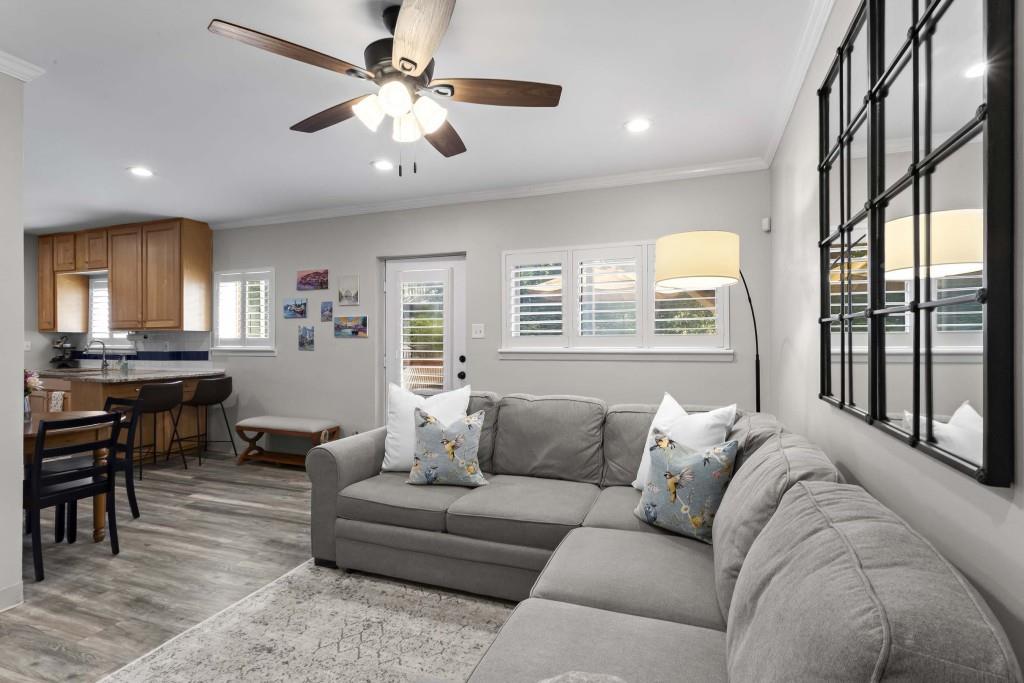 1476 E Rock Springs Road