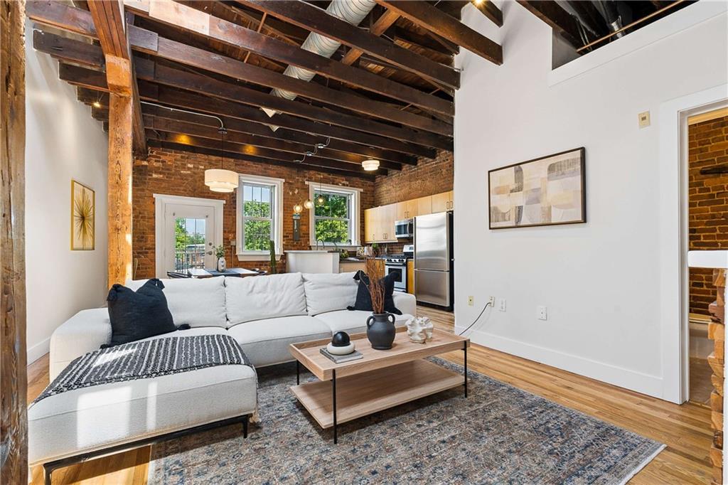 267 Peters Street SW 206