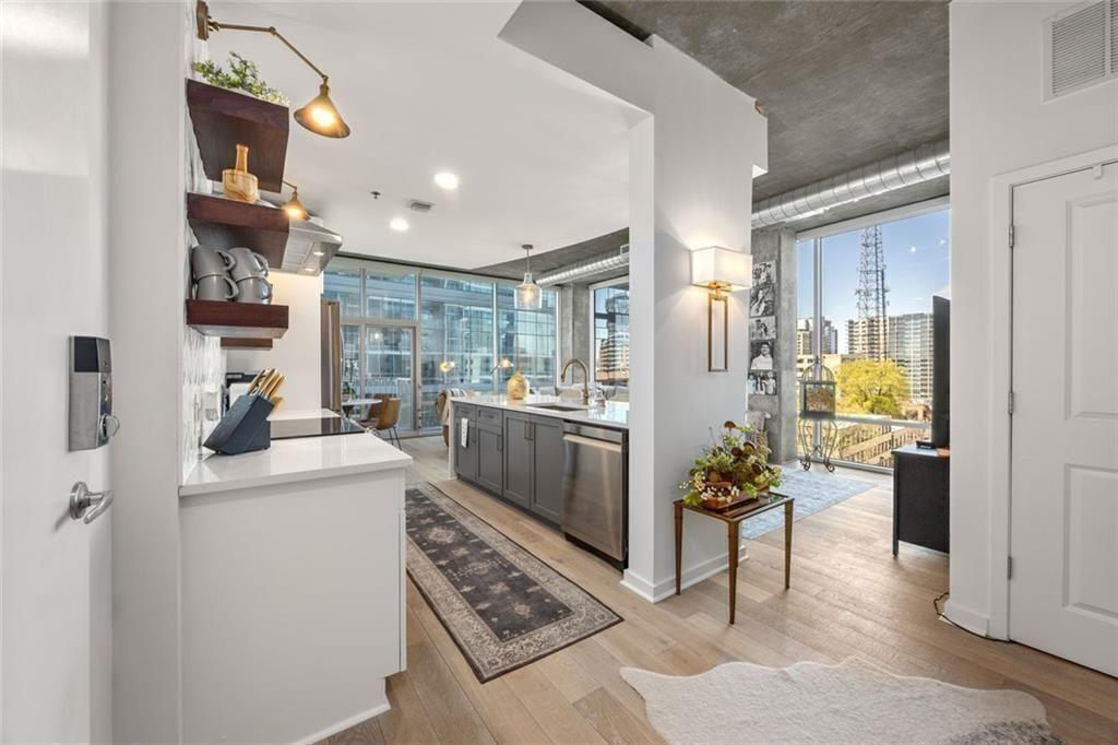 923 Peachtree Street NE 939