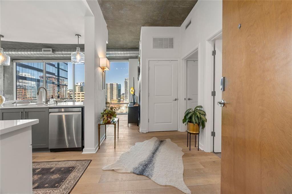 923 Peachtree Street NE 939