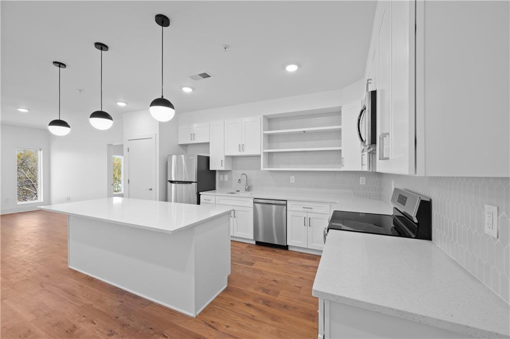 456 Flat Shoals Avenue SE 404