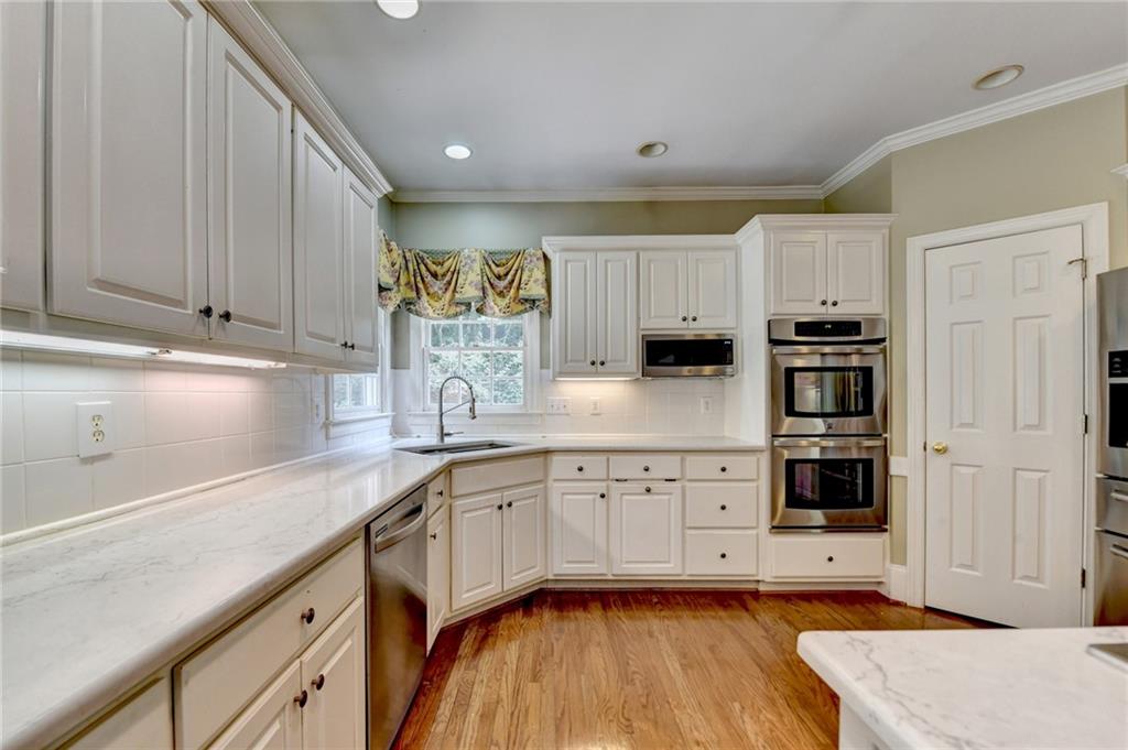 5980 Whitestone Lane, Suwanee, Georgia image 18