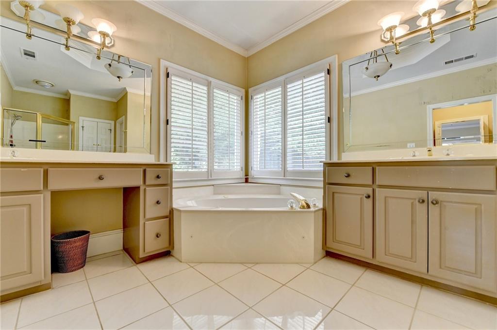 5980 Whitestone Lane, Suwanee, Georgia image 25