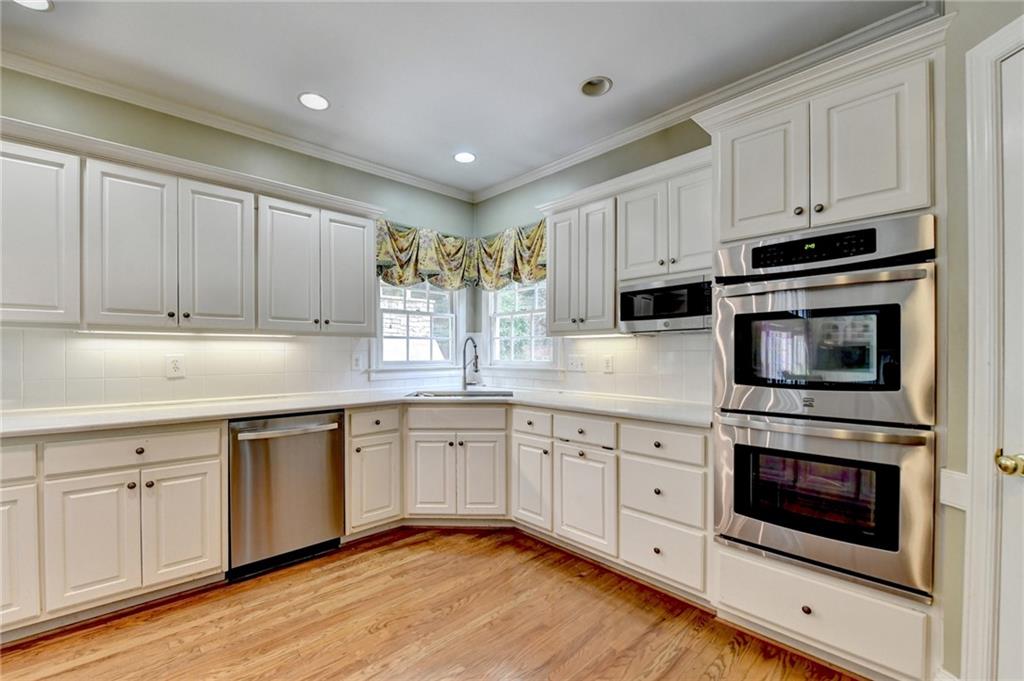 5980 Whitestone Lane, Suwanee, Georgia image 21