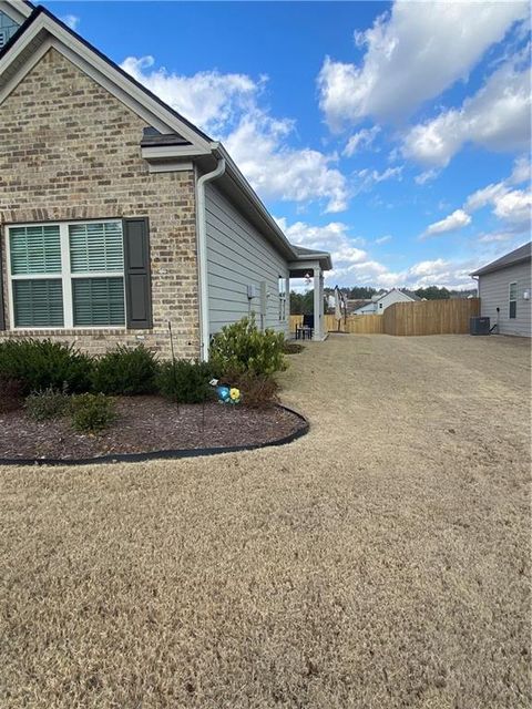 A home in Adairsville