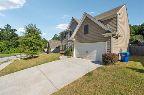 A home in Fairburn