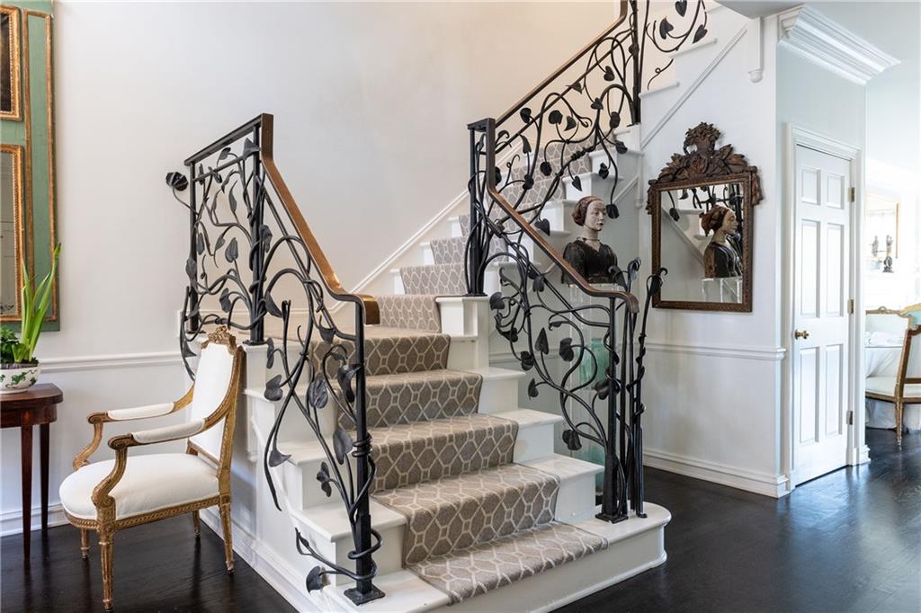 2525 Peachtree Road NE 25