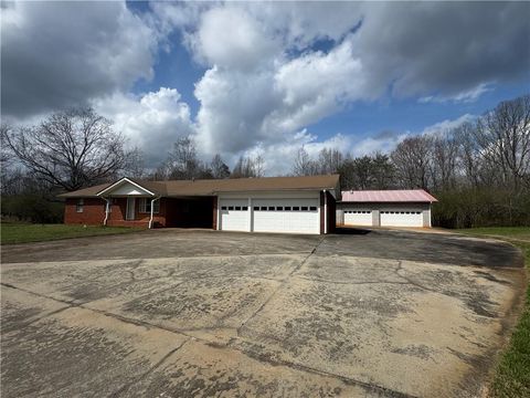 Homes For Sale - 4541 Cavender Creek Road Rd<br/> Dahlonega, GA 30533