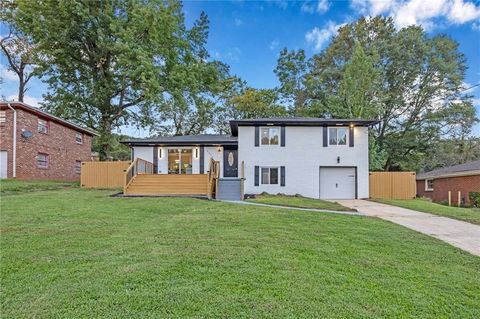 Photo of 2377 Fontaine Circle, Decatur, GA 30032 (MLS # 7695689)