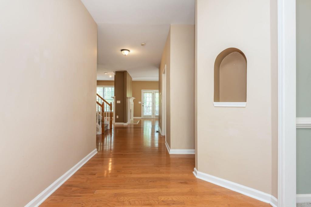 2810 Stillwater Park Drive, Marietta, Georgia image 4