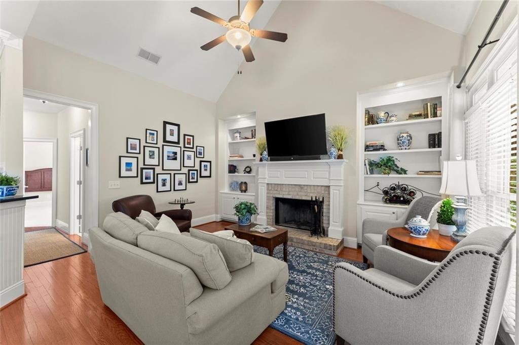 WOODBRIDGE AT HAMILTON LAKE - Residential