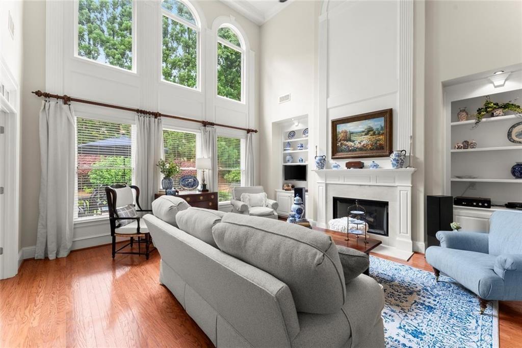 WOODBRIDGE AT HAMILTON LAKE - Residential