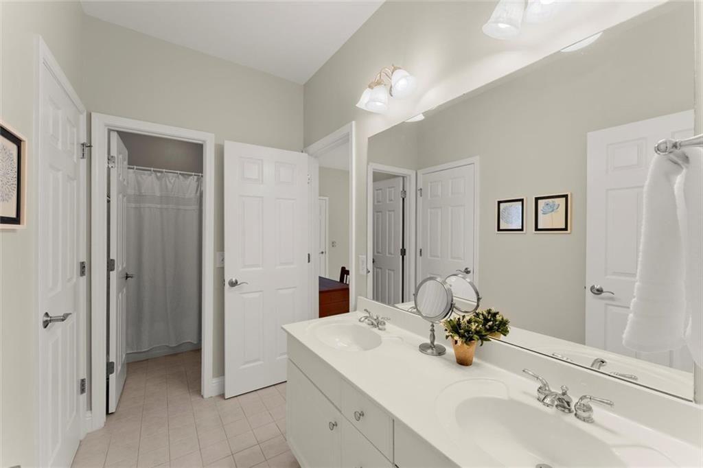 WOODBRIDGE AT HAMILTON LAKE - Residential