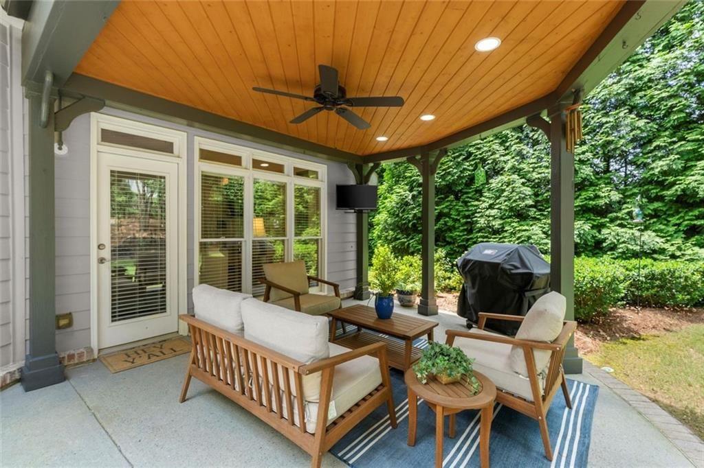 WOODBRIDGE AT HAMILTON LAKE - Residential