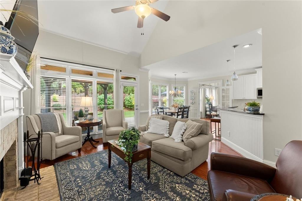 WOODBRIDGE AT HAMILTON LAKE - Residential