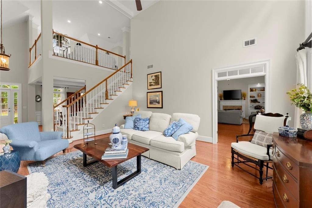 WOODBRIDGE AT HAMILTON LAKE - Residential