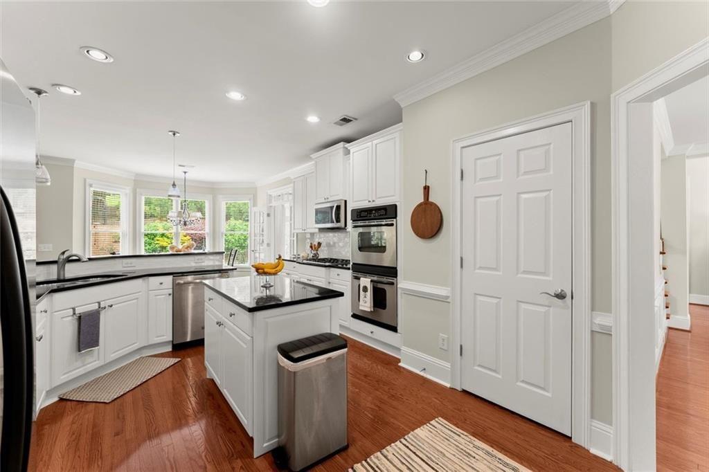 WOODBRIDGE AT HAMILTON LAKE - Residential