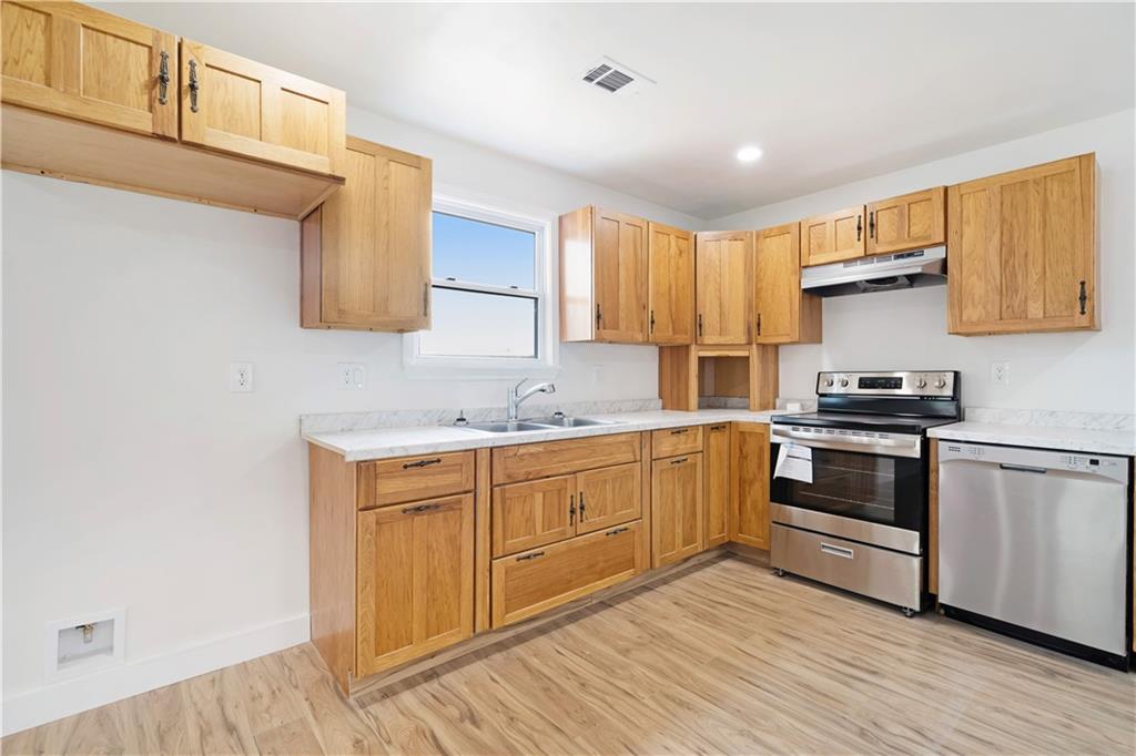 1103 N 2nd Avenue NW