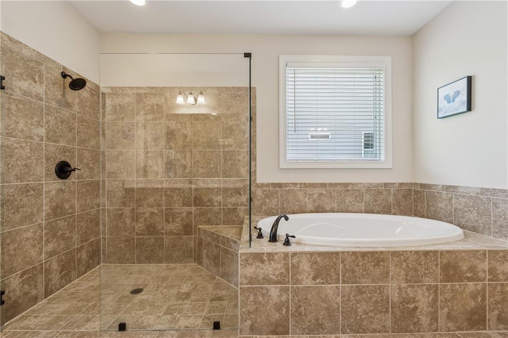 7102 Boathouse Way, Flowery Branch, Georgia image 31