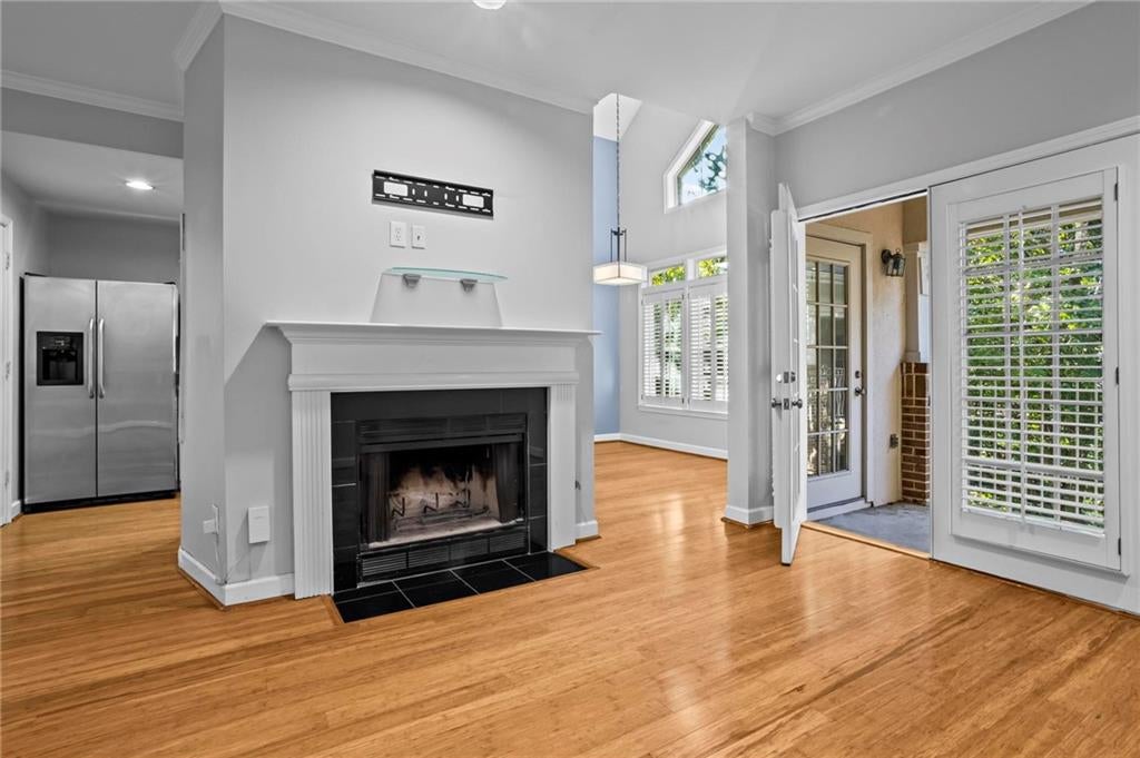 220 Renaissance Parkway NE 2322