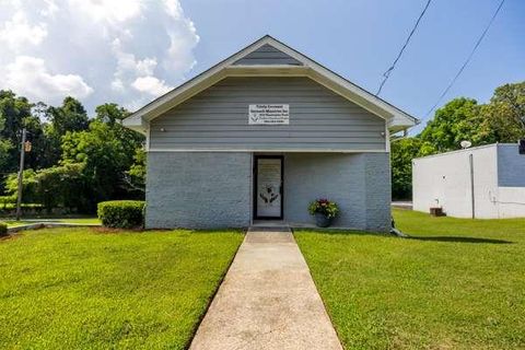 1852 Washington Road East Point GA 30344