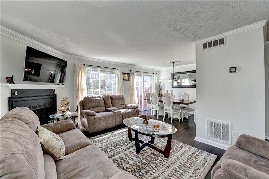 4008 Bayside Circle