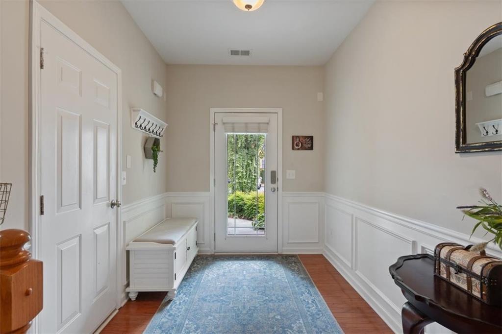 319 Oakview Way
