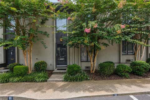 Townhouse For Sale - 13 Ivy Square<br/> Atlanta, GA 30342