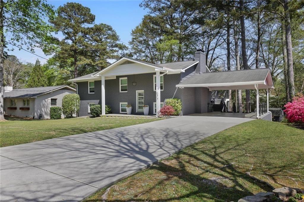 677 Hillandale Circle SW