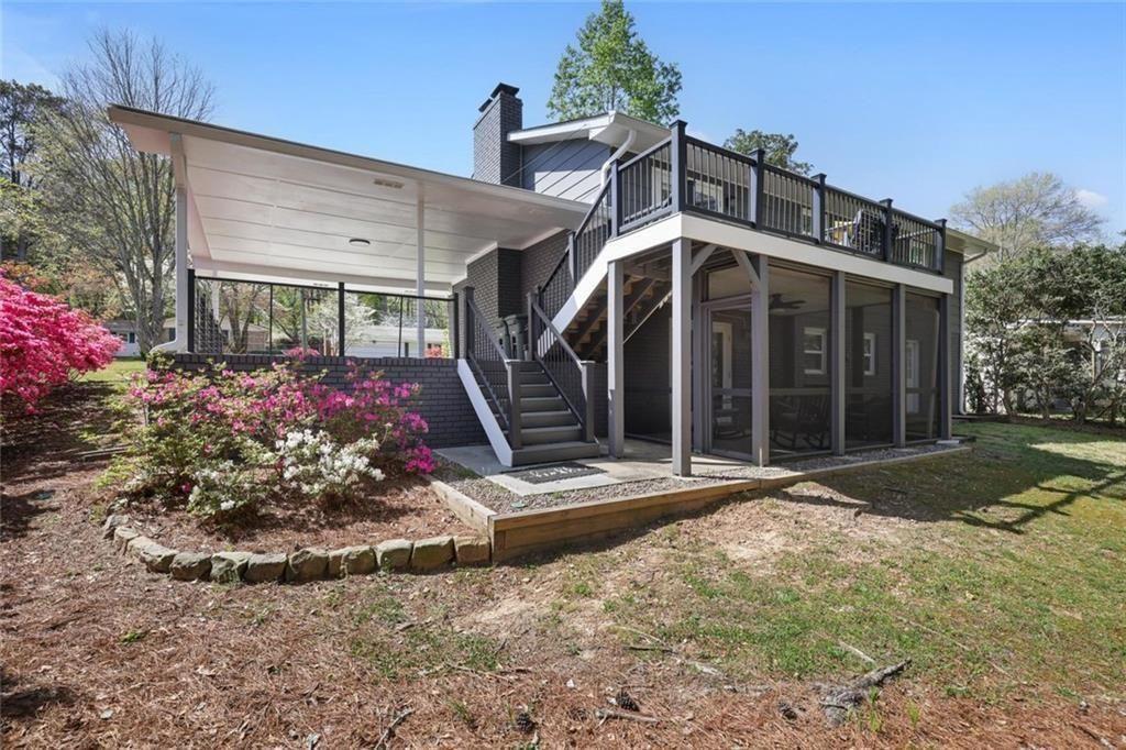 677 Hillandale Circle SW