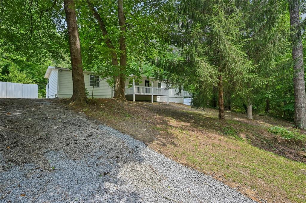 6201 Davids Way, Acworth, Georgia image 2
