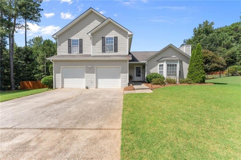 Homes For Sale - 7050 Treeline Drive<br/> Cumming, GA 30028