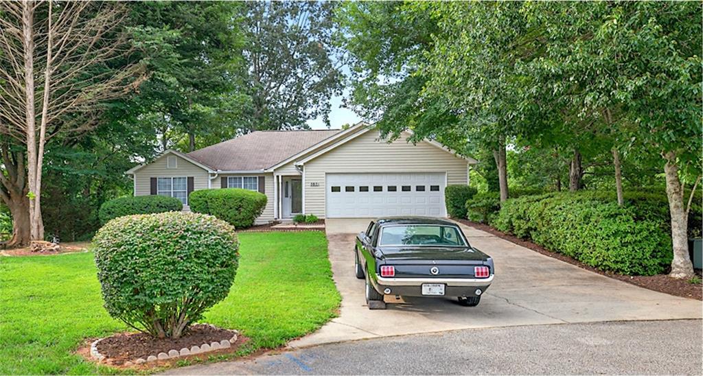 3821 North Rivercrest Drive