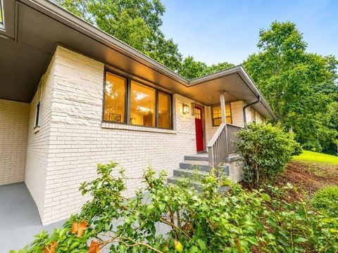 Homes For Sale - 2918 Santa Monica Drive<br/> Decatur, GA 30032