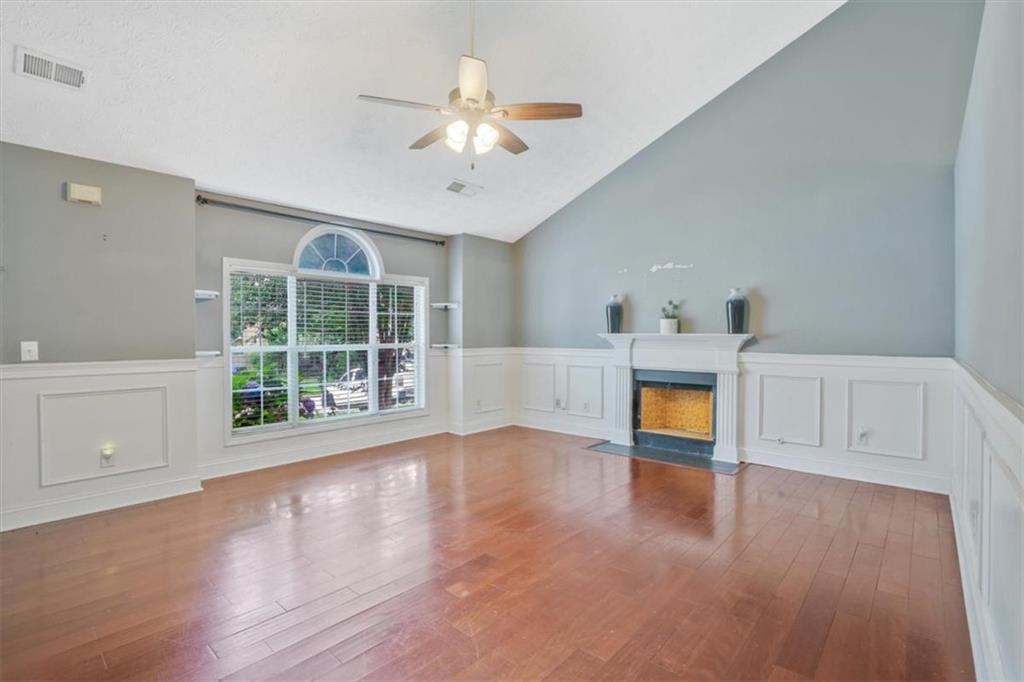375 Shadetree Lane