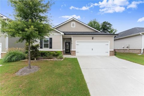 Homes For Sale - 63 Conroe Court<br/> Hoschton, GA 30548