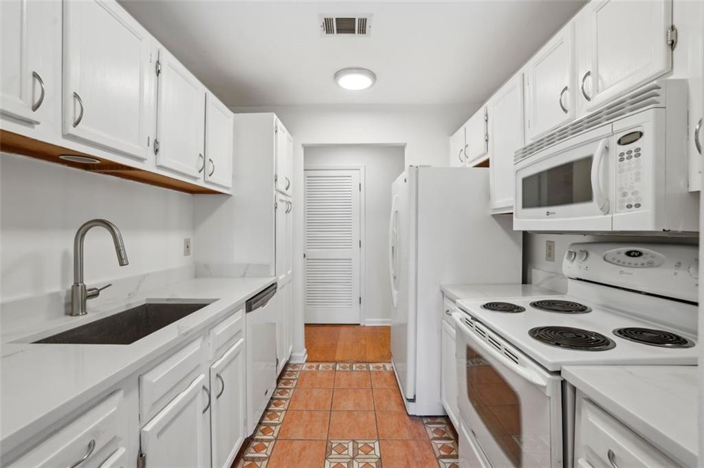 1750 CLAIRMONT Road 21