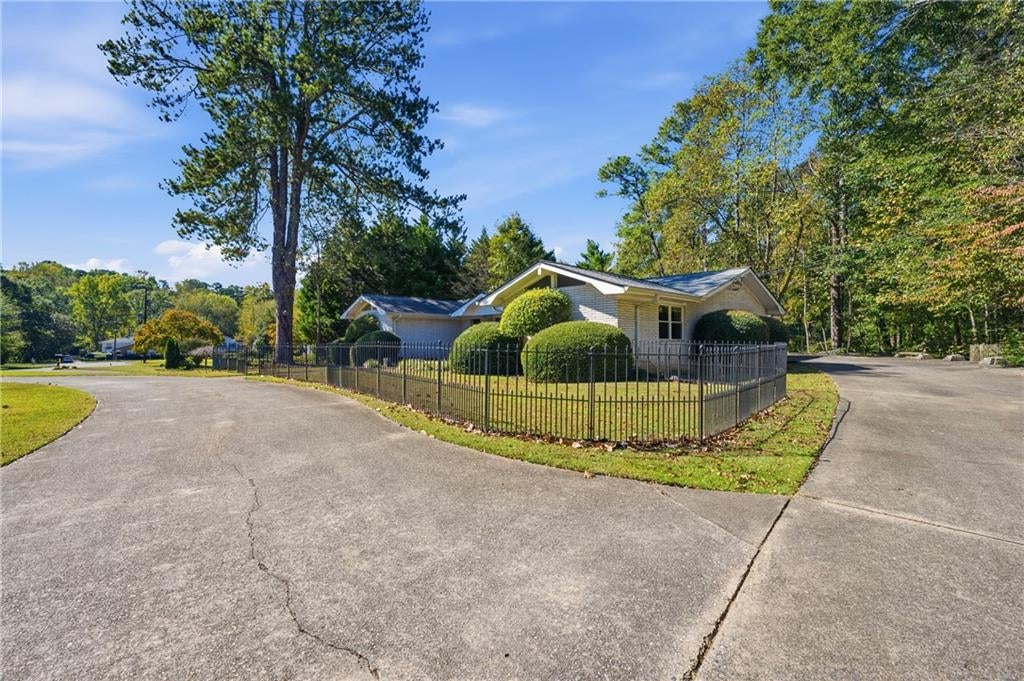 9810 La View Circle, Roswell, GA, 30075 9810 La View Circle