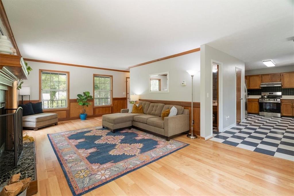 385 Roswell Farms Road