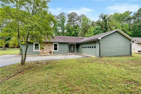Homes For Sale - 4276 Springfield Drive<br/> Peachtree Corners, GA 30092
