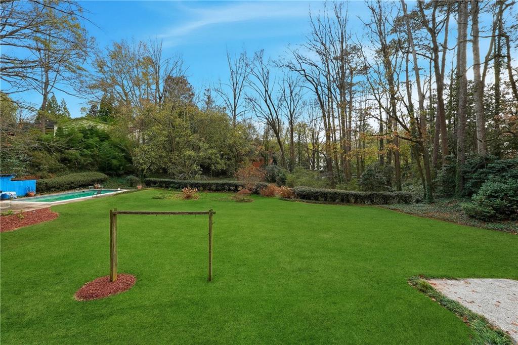 956 W Wesley Road NW